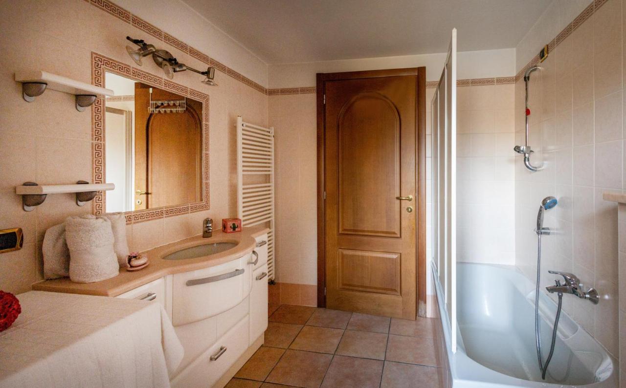 L'Angolo Delle Peonie Apartamento Cannobio Exterior foto